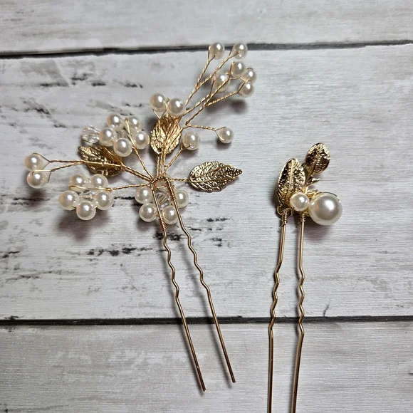 Elegant Gold and Pearl Hair Pins - Picture 3 of 5